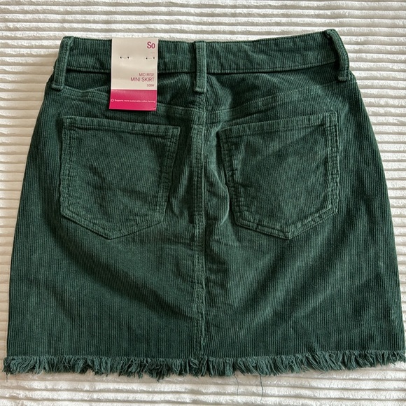 So Mid Rise Mini Skirt Posy Green Corduroy frayed hemline 3 / 26W NWT JG13Y008RS - Picture 9 of 11
